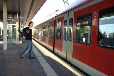bahnhof-loevenich