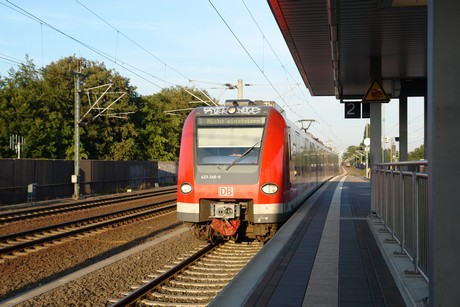 bahnhof-loevenich