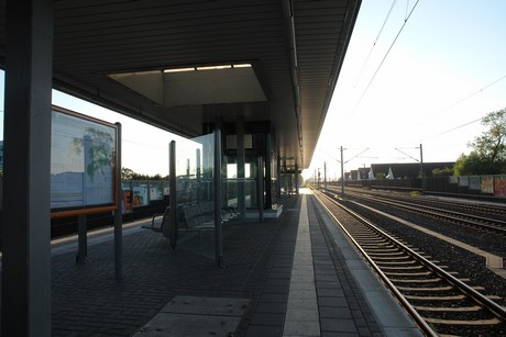 bahnhof-loevenich