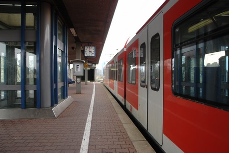 bahnhof-nippes