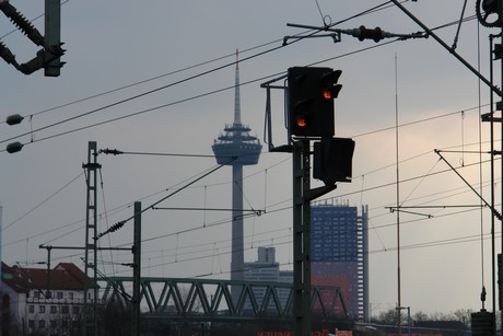 bahnhof-nippes