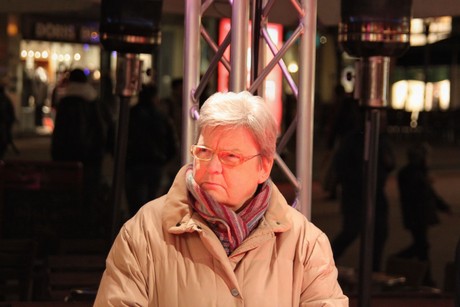 satte-farben-vor-schwarz