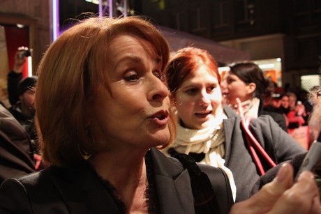 satte-farben-vor-schwarz