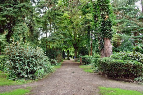 friedhof-loevenich