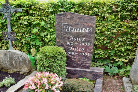 friedhof-loevenich