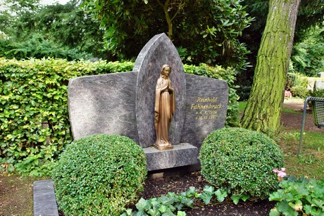 friedhof-loevenich