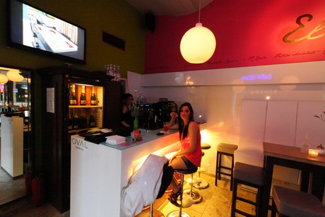 bar