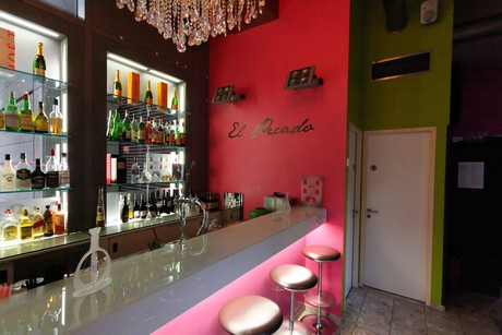 bar