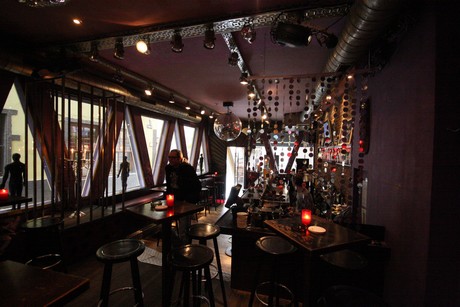 sonderbar