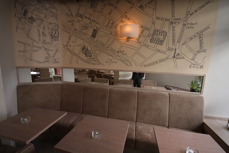 cafe-flaneur