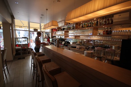 cafe-flaneur