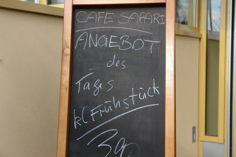 cafe-safari