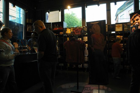 hard-rock-cafe