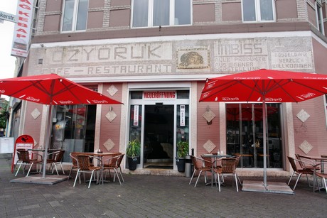 oezyoeruek
