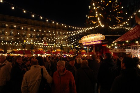 weihnachtsmarkt-dom