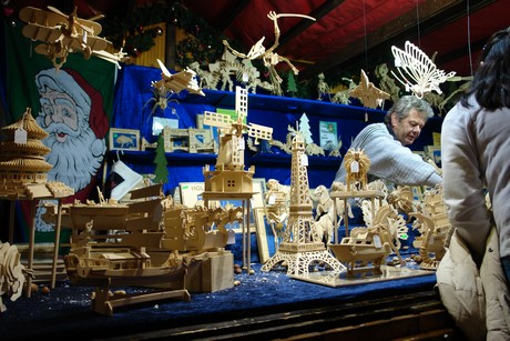 weihnachtsmarkt-neumarkt