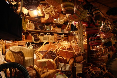 weihnachtsmarkt-neumarkt