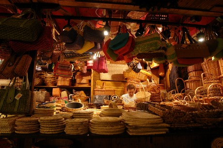 weihnachtsmarkt-neumarkt