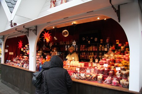 weihnachtsmarkt-neumarkt