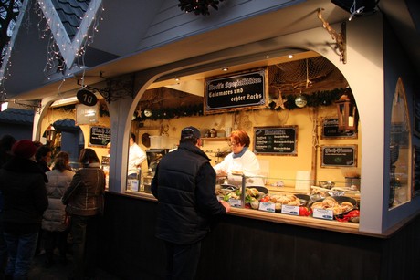 weihnachtsmarkt-neumarkt
