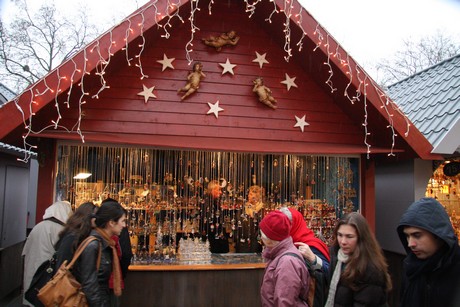 weihnachtsmarkt-neumarkt