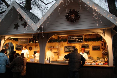 weihnachtsmarkt-neumarkt