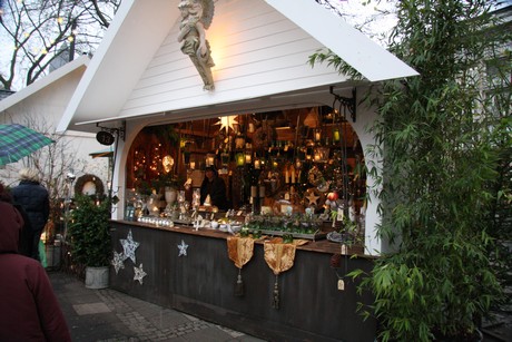 weihnachtsmarkt-neumarkt