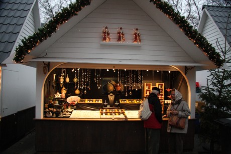 weihnachtsmarkt-neumarkt