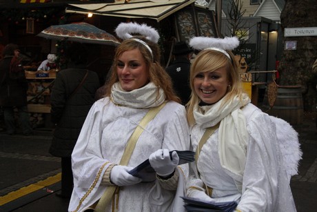 weihnachtsmarkt-neumarkt