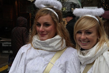 weihnachtsmarkt-neumarkt