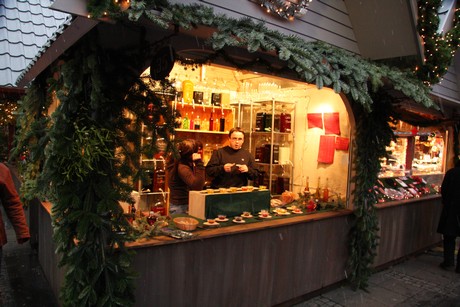 weihnachtsmarkt-neumarkt