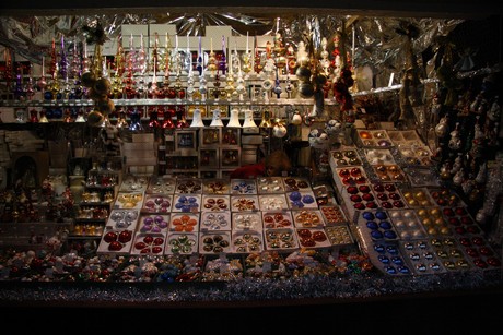 weihnachtsmarkt-neumarkt