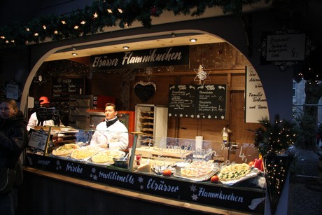 weihnachtsmarkt-neumarkt