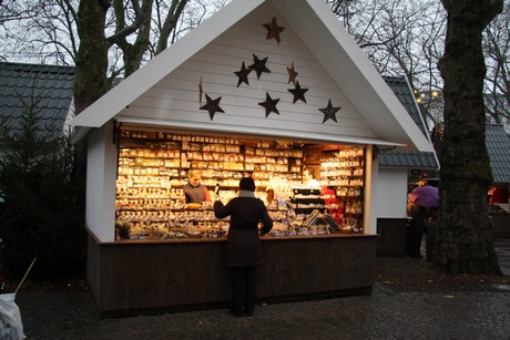weihnachtsmarkt-neumarkt