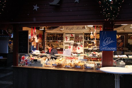 weihnachtsmarkt-neumarkt
