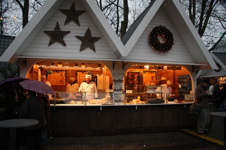 weihnachtsmarkt-neumarkt
