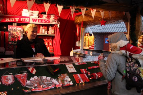 weihnachtsmarkt-neumarkt