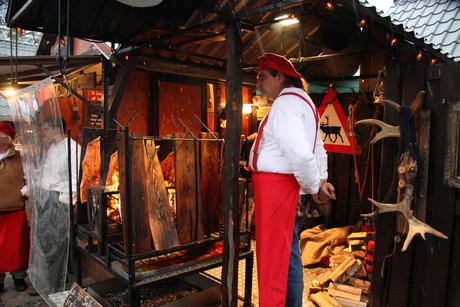 weihnachtsmarkt-neumarkt