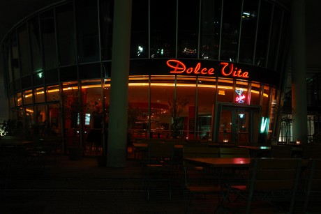 mediapark-bei-nacht