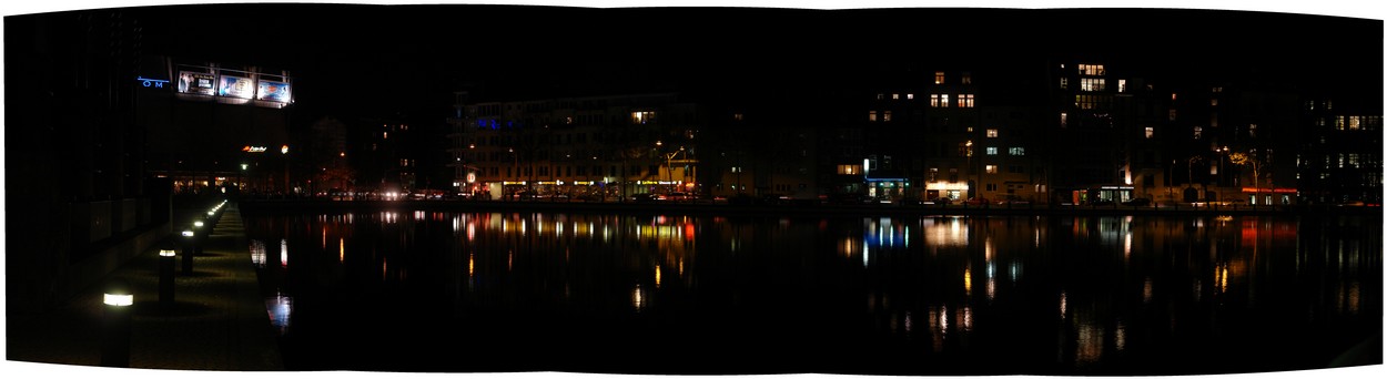 Mediapark bei Nacht