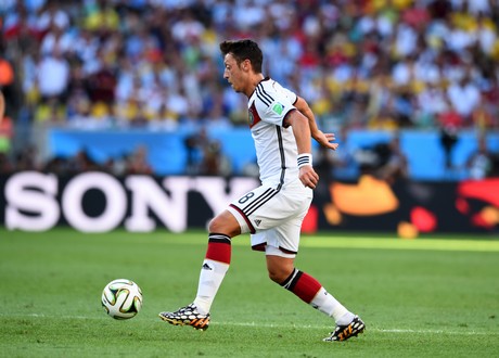 mesut-oezil