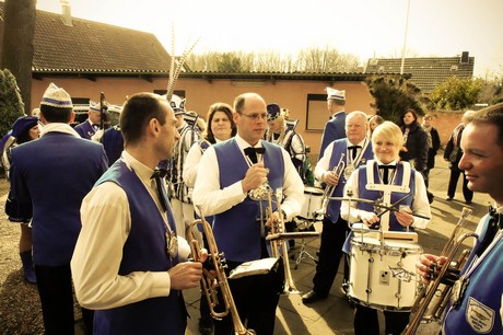musik-und-showband-weiss-blau-am-stern-bruehl