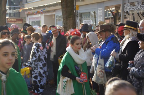1-grosse-bruehler-karnevallsgesellschaft-treue-husaren