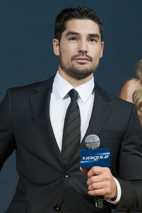 D-J-Cotrona