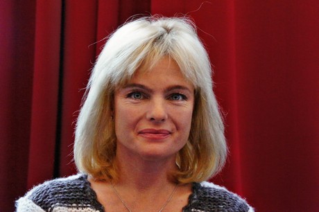 Erika-Eleniak