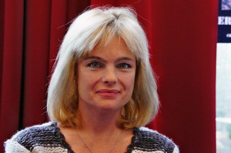Erika-Eleniak