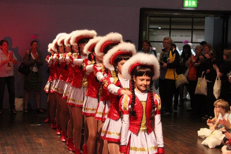 Tanzgruppe-Fluegge-Poeppche