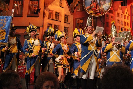 buergergarde-blau-gold