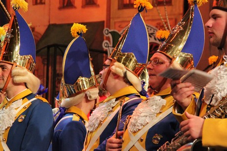 buergergarde-blau-gold
