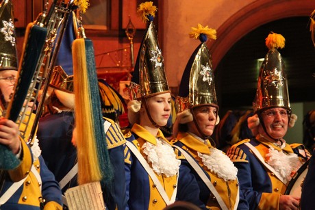 buergergarde-blau-gold